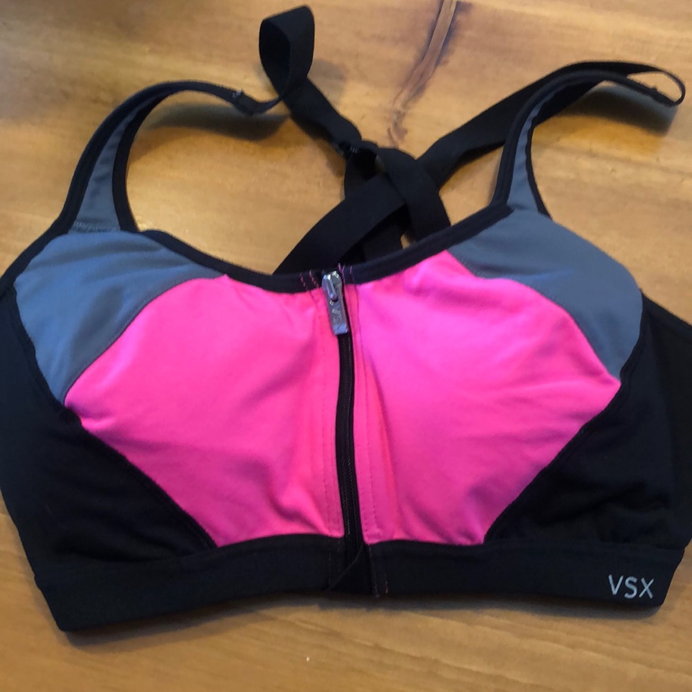 Victoria sport knockout max support sports bra